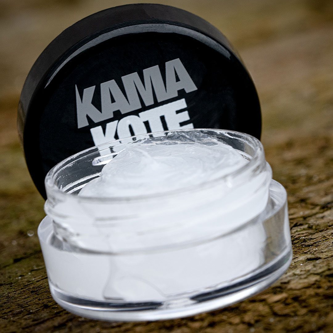 Korda Kama Kote Anti-Corrosion Hook Point Compound In Use  4