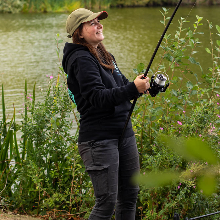 Tackling Minds Ultra Premium Black Fishing Hoodie In Use 5