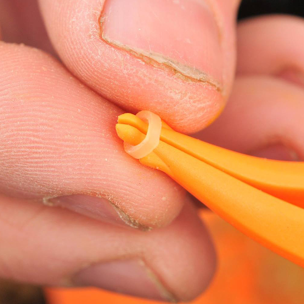 Guru Pellet Fishing Pliers In Use 1