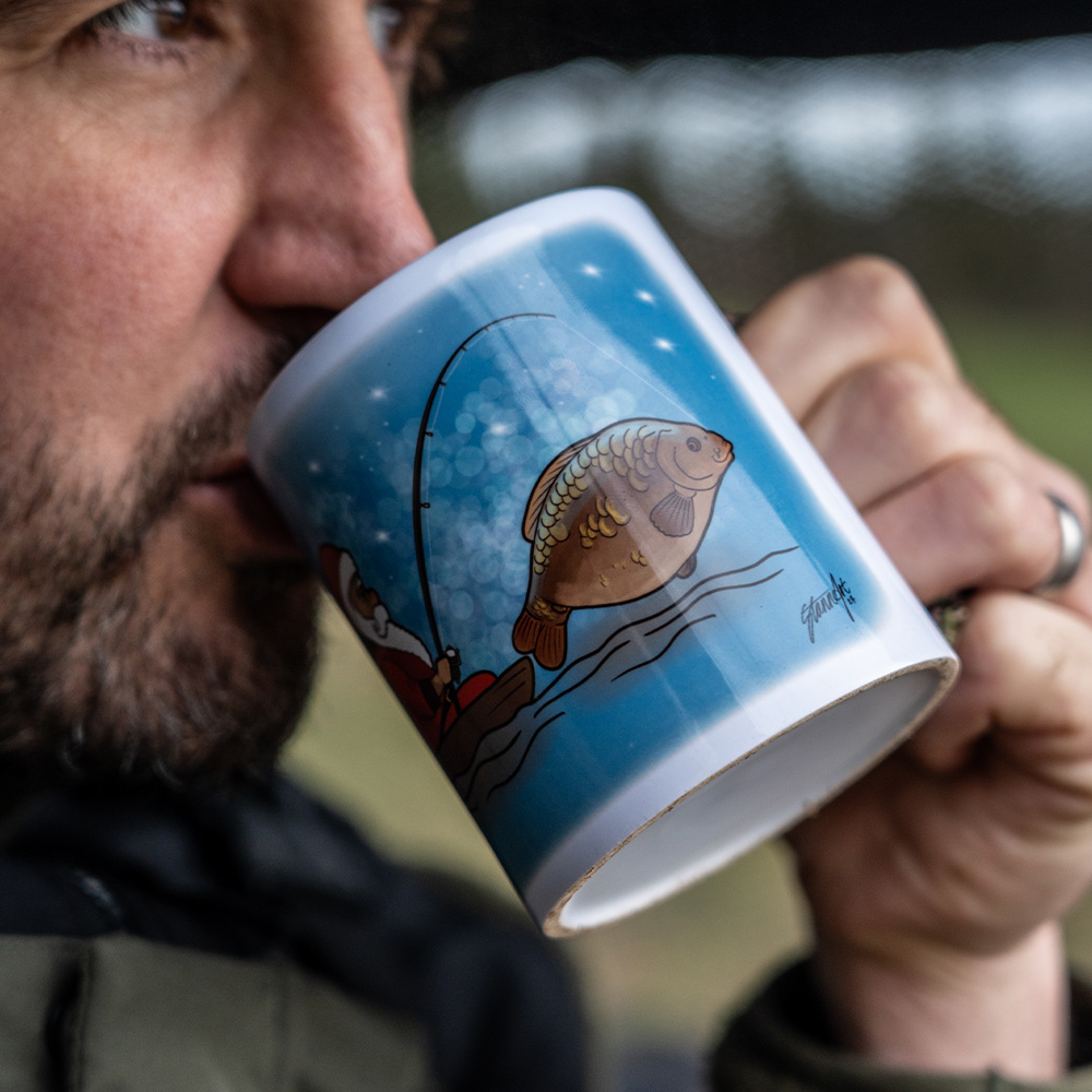 Paracord Handle Christmas Edition Mug In Use 8