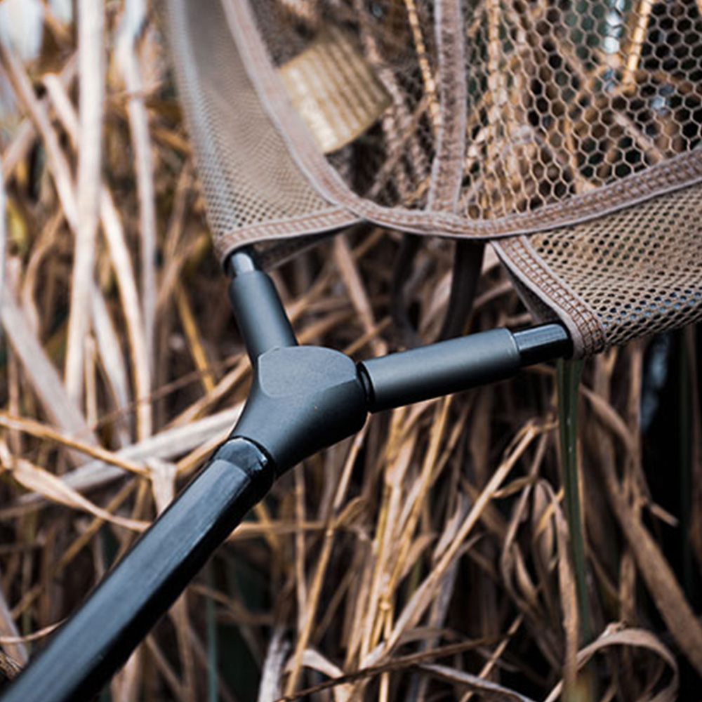 Trakker Defy Landing Net Close Up 2