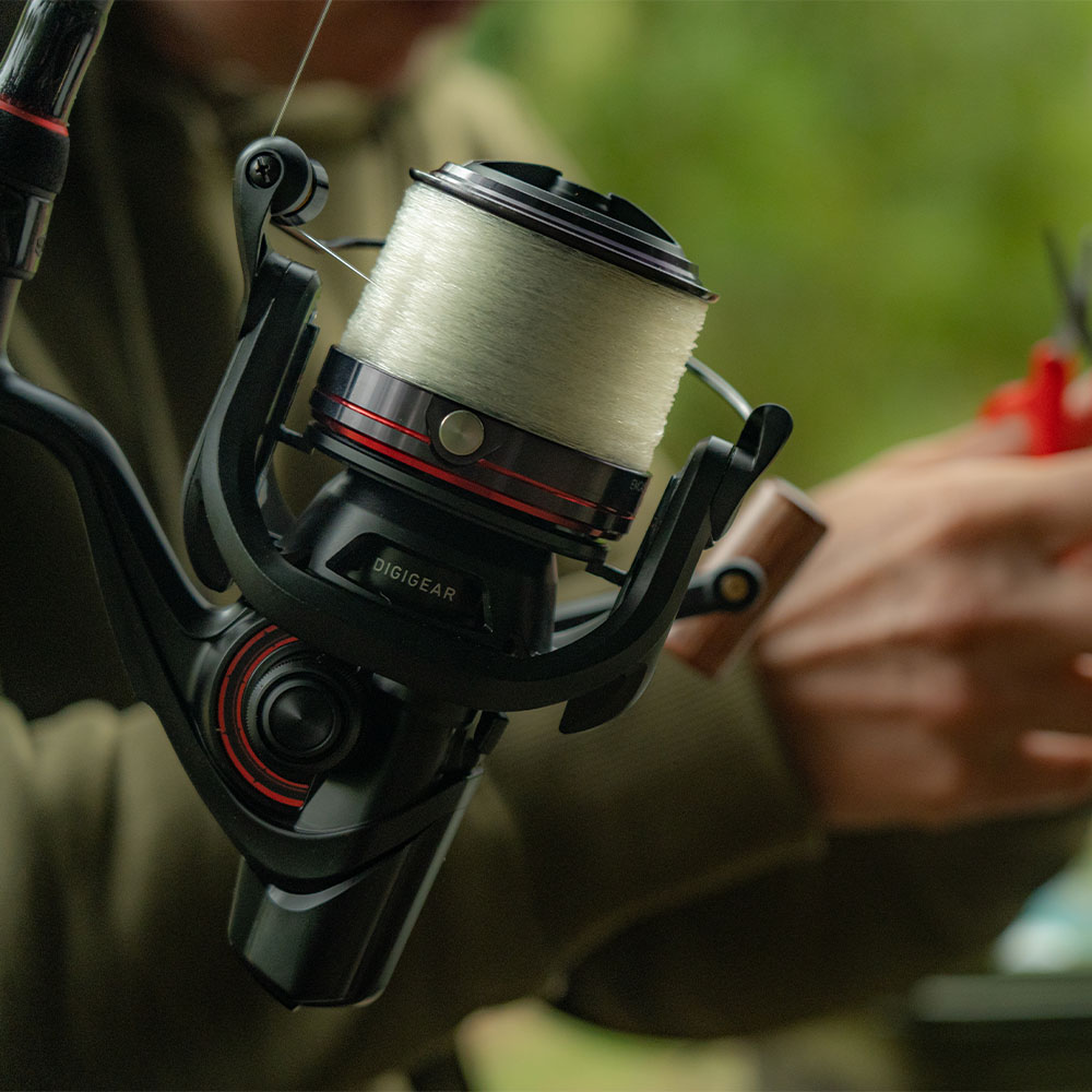 Daiwa Emcast Carp Big Pit 5000C-QD Fishing Reel In Use 7