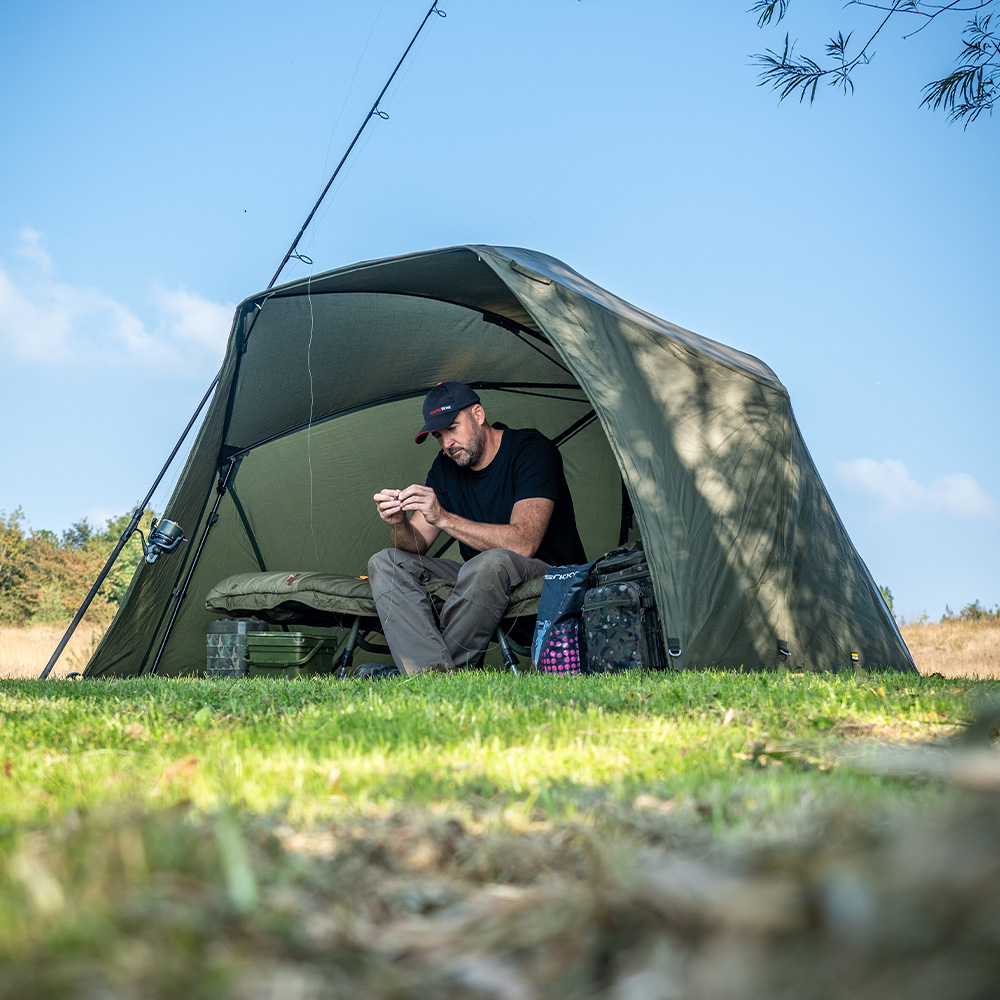 Solar Bankmaster Oval Brolly 60" In Use 9