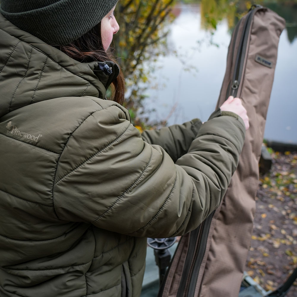 Korda Compac 3 Rod Divide Fishing Holdall In Use 2