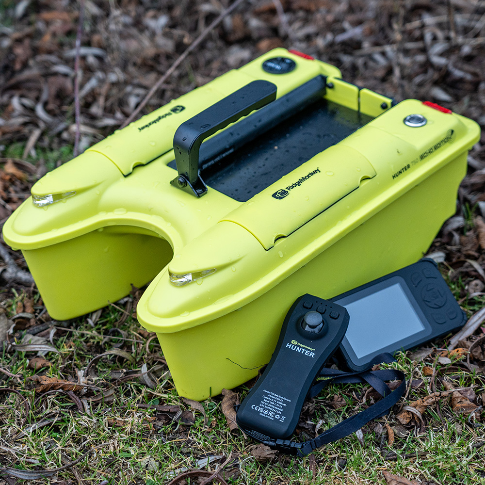 RidgeMonkey Hunter 750 Bait Boat - Hi-Viz & Echo Edition In Use 1