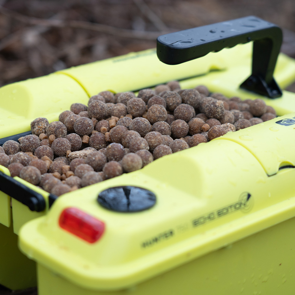 RidgeMonkey Hunter 750 Bait Boat - Hi-Viz & Echo Edition In Use 2