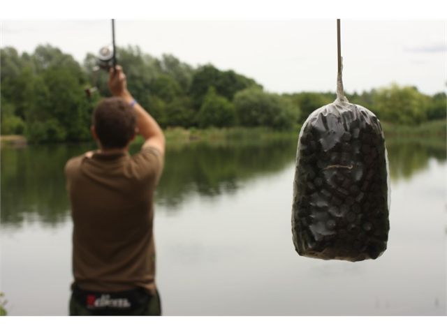 Korda Solidz Fishing PVA Bags In Use 8