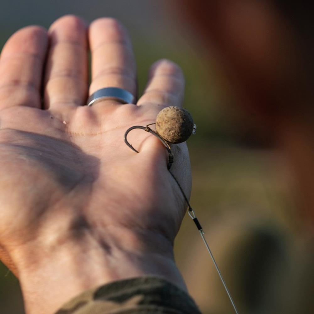 Korda Klor Hooks Barbed In Use