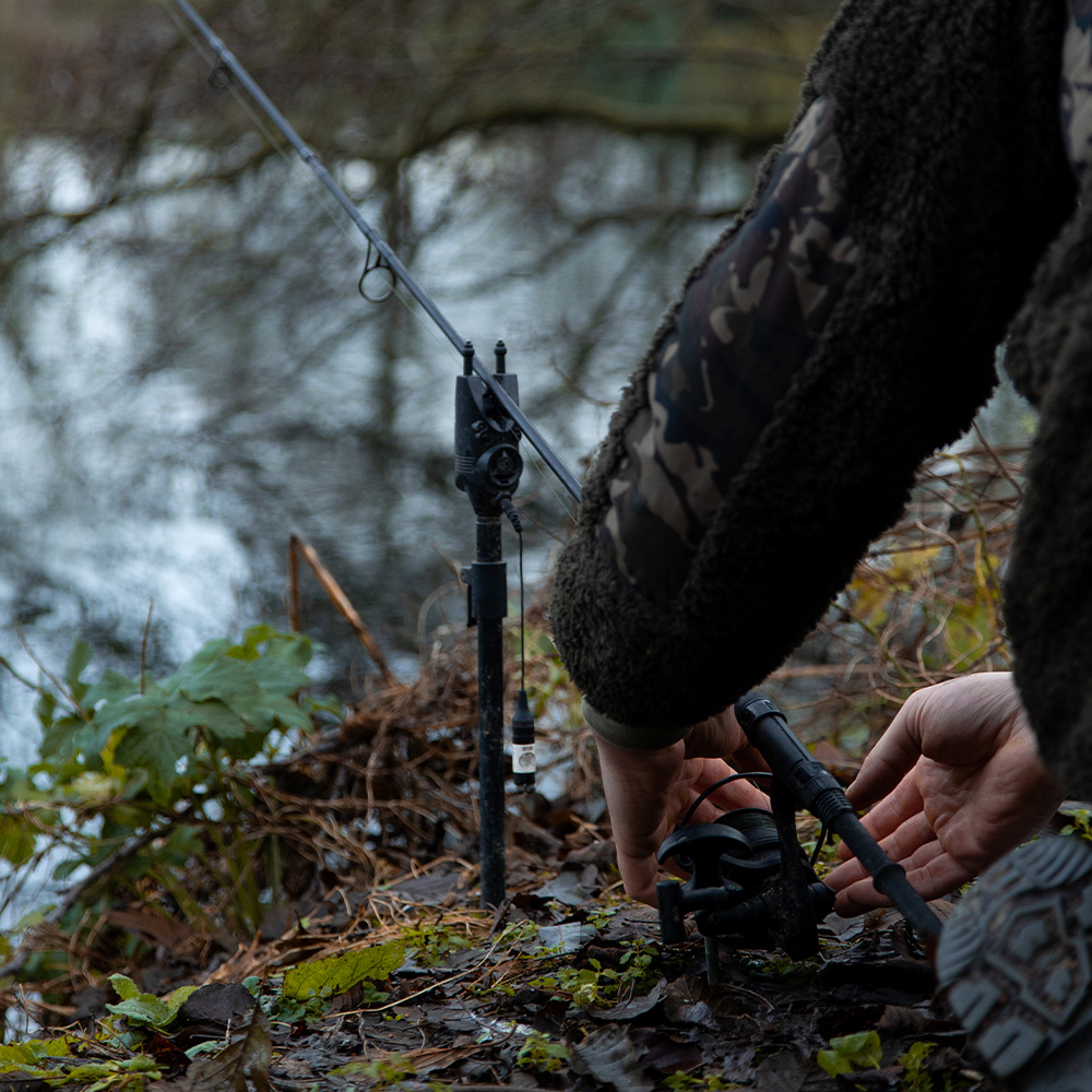 Nash Siren R3+ 3-Rod Fishing Bite Alarm Presentation Set In Use 6