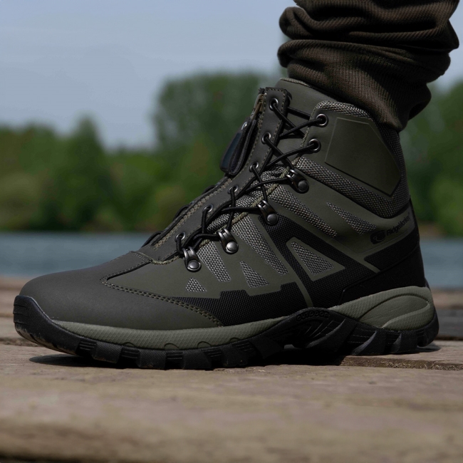 RidgeMonkey APEarel QuickZip All-Weather Boots In Use 1