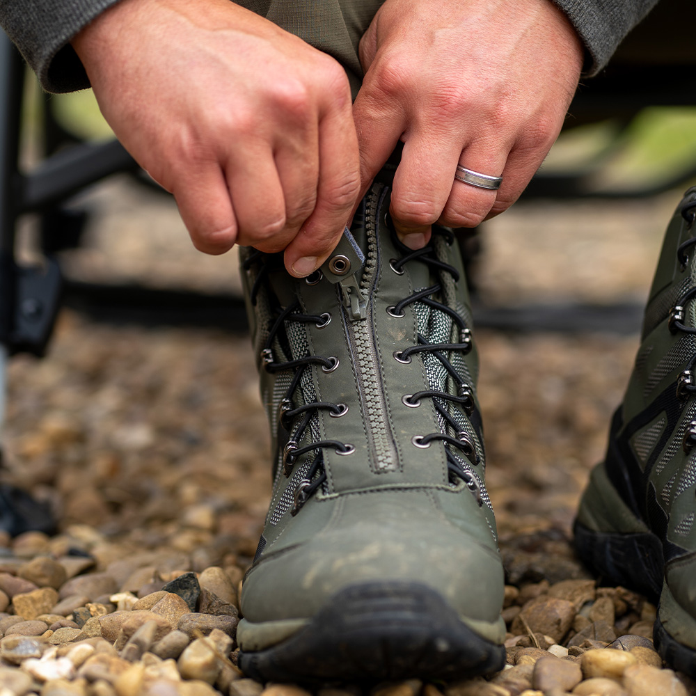 RidgeMonkey APEarel QuickZip All-Weather Boots In Use 4