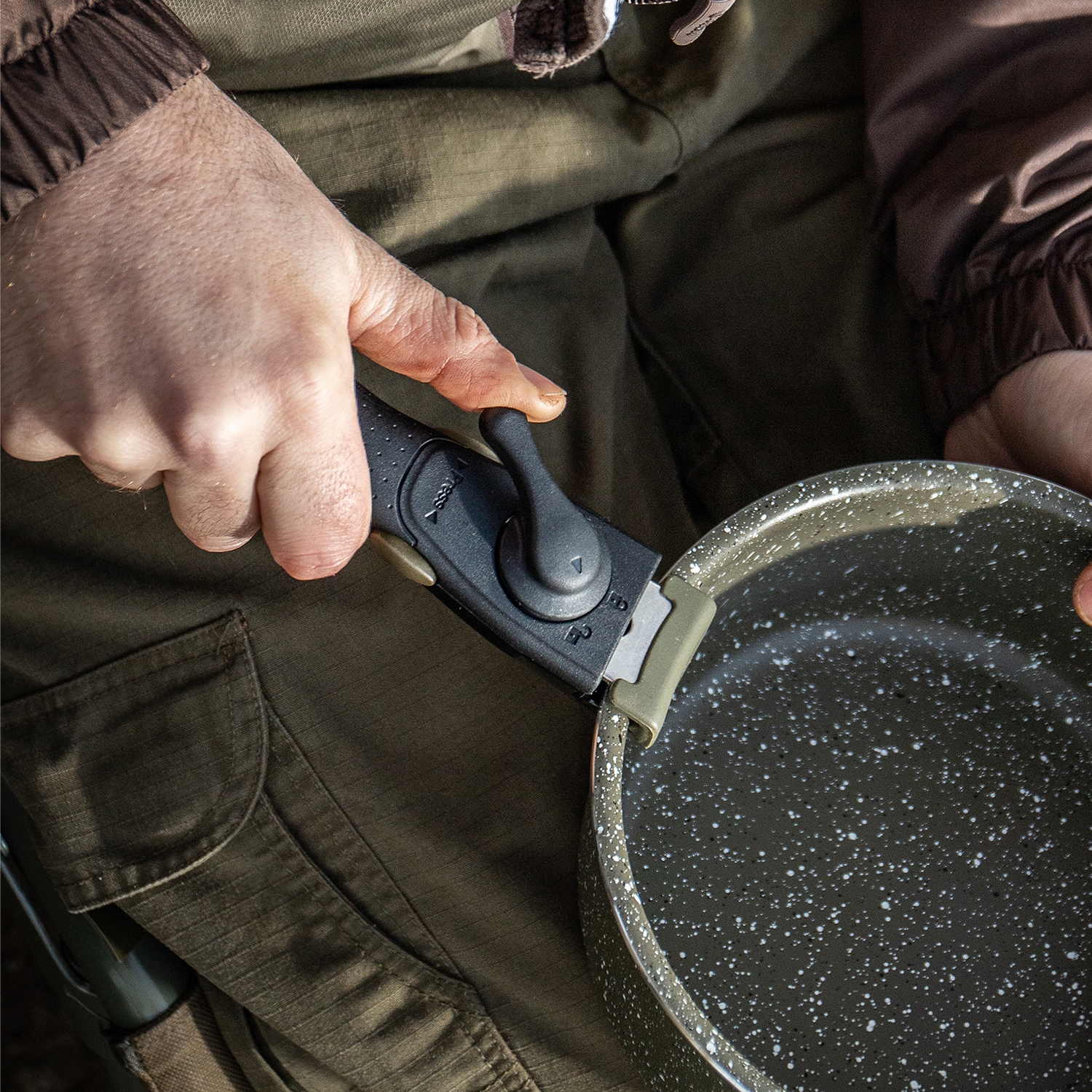 Trakker Armolife Marble Fishing Cookset In Use 3