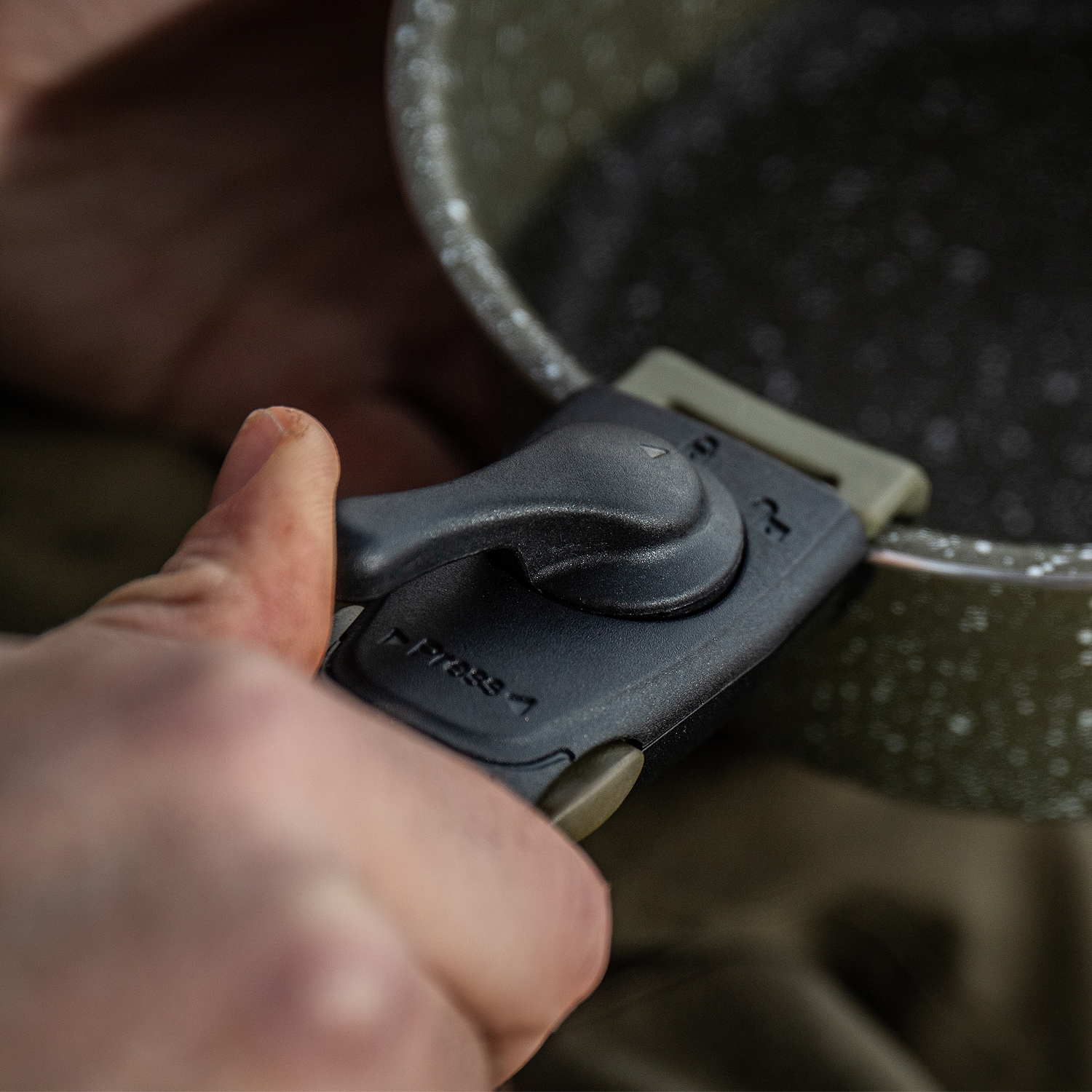 Trakker Armolife Marble Fishing Cookset In Use 4